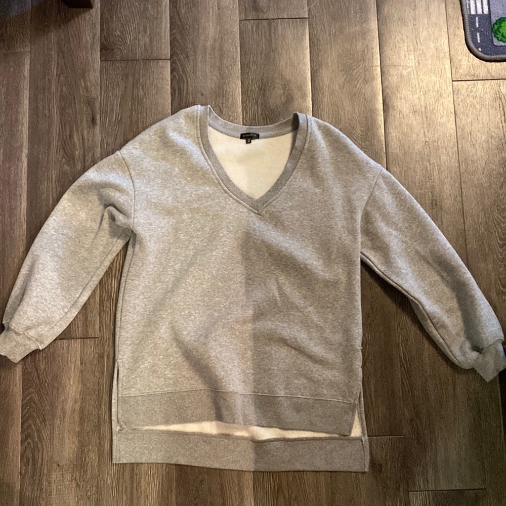 Dynamite light gray sweatshirt